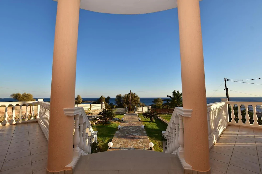 Flisvos Villa