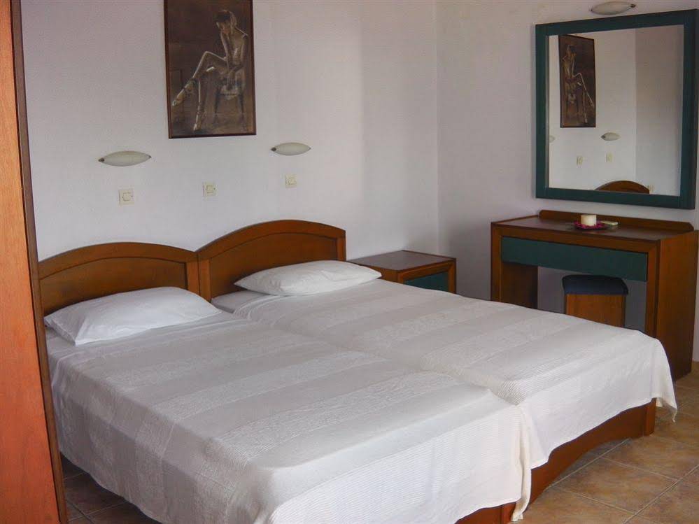 Iris Apartments & Rooms