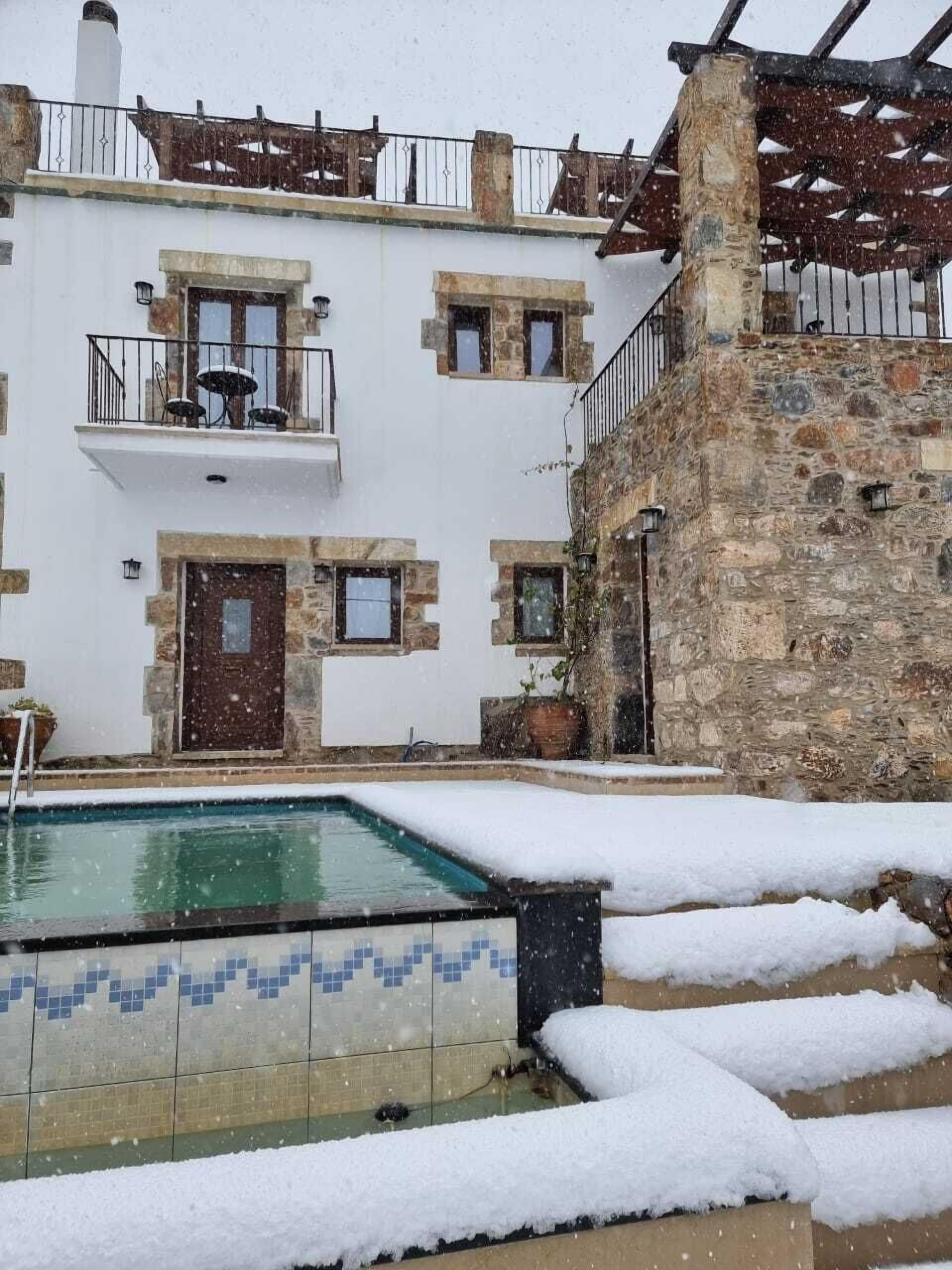 Minos Country Living Apartments