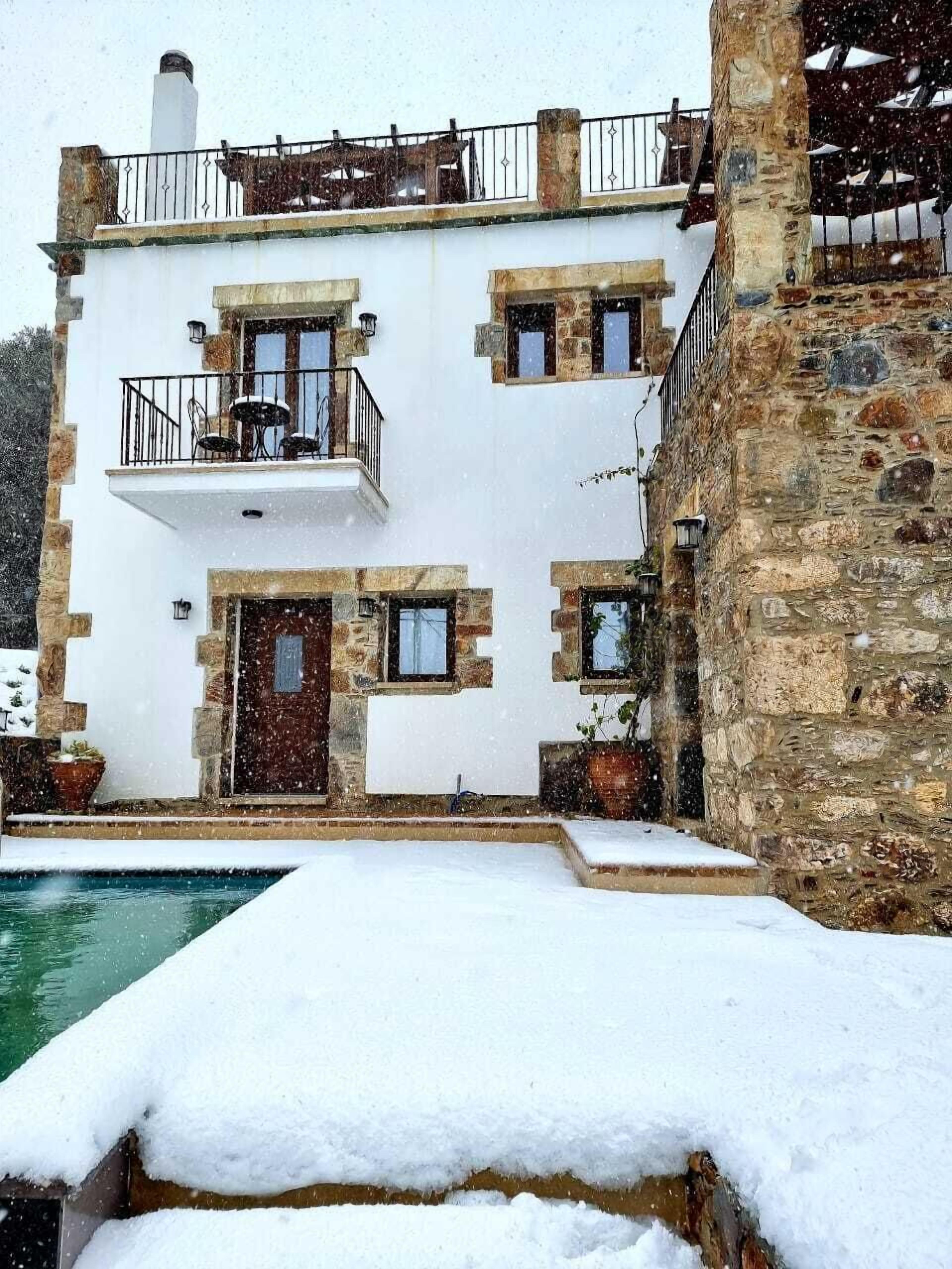Minos Country Living Apartments