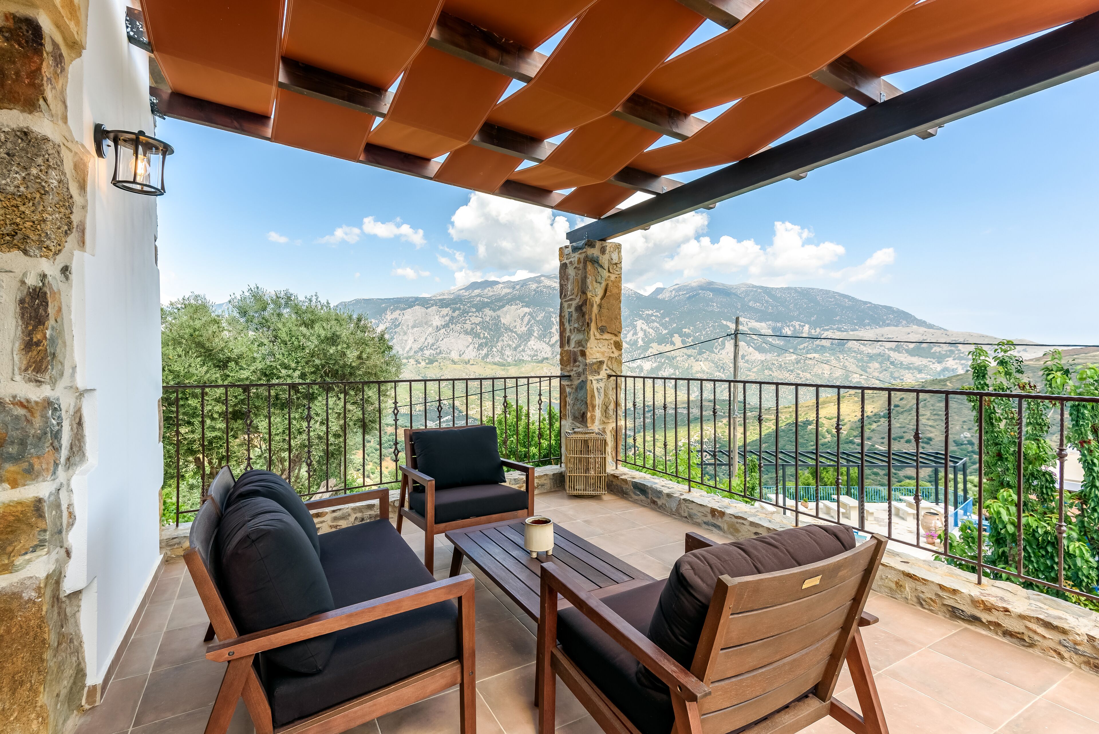 Minos Country Living Apartments