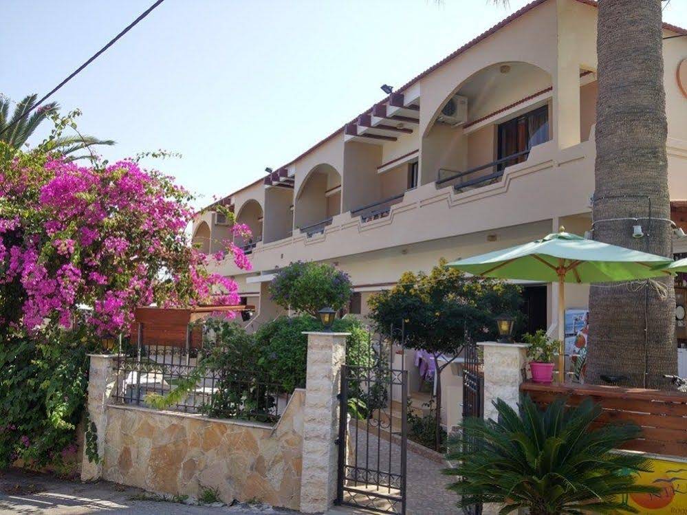 Nikolas Suites