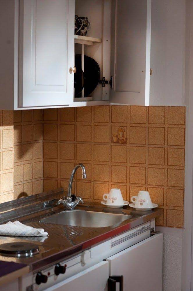 Nikolas Suites