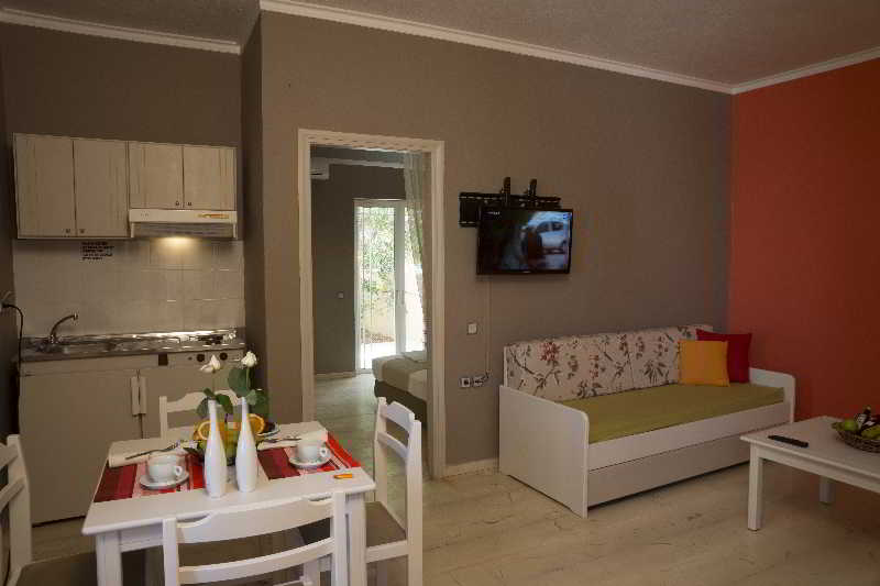 Elia Stalos Apartments