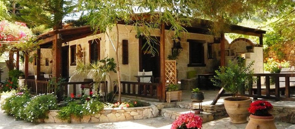 Stella's Traditional Apartments - Studios
