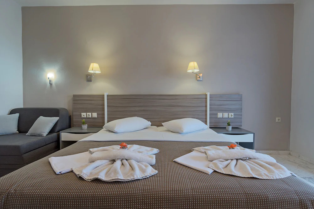 Apollo Hotel II