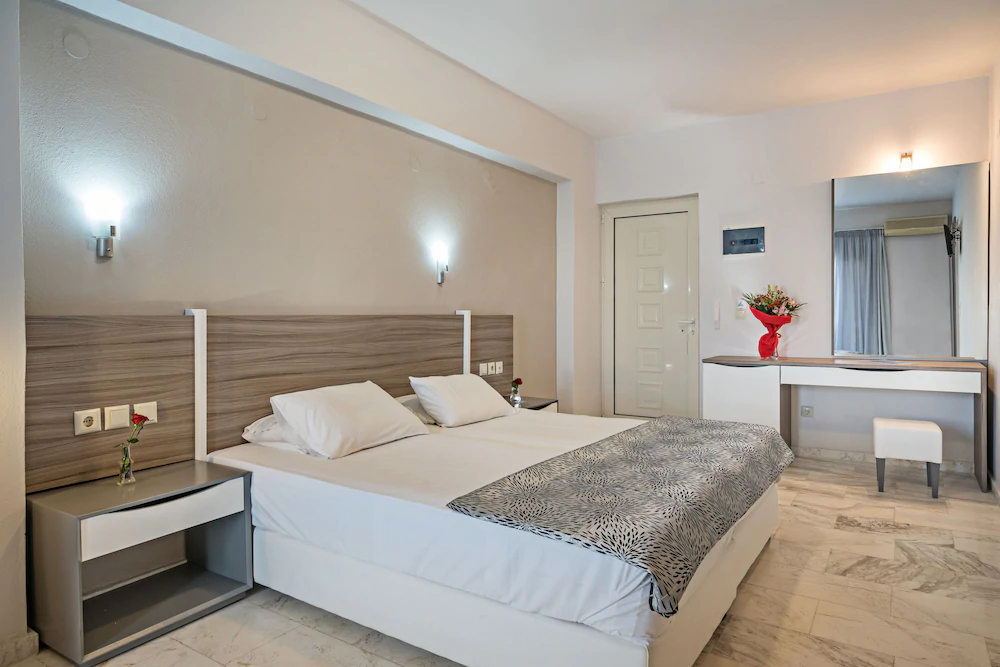 Apollo Hotel II