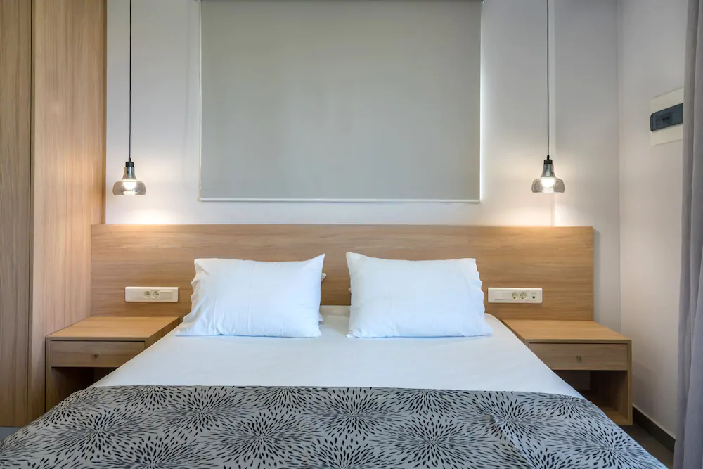 Apollo Hotel II