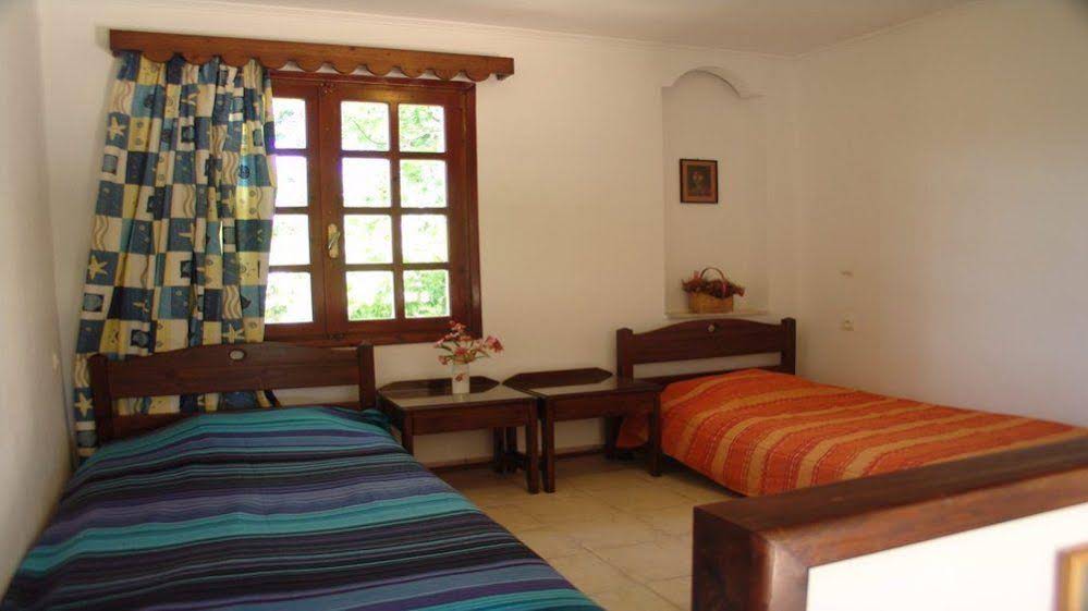 Anavaloussa apartments