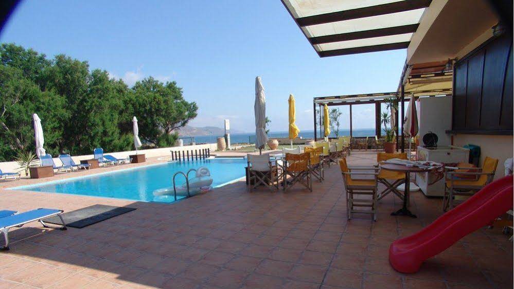 Anavaloussa apartments