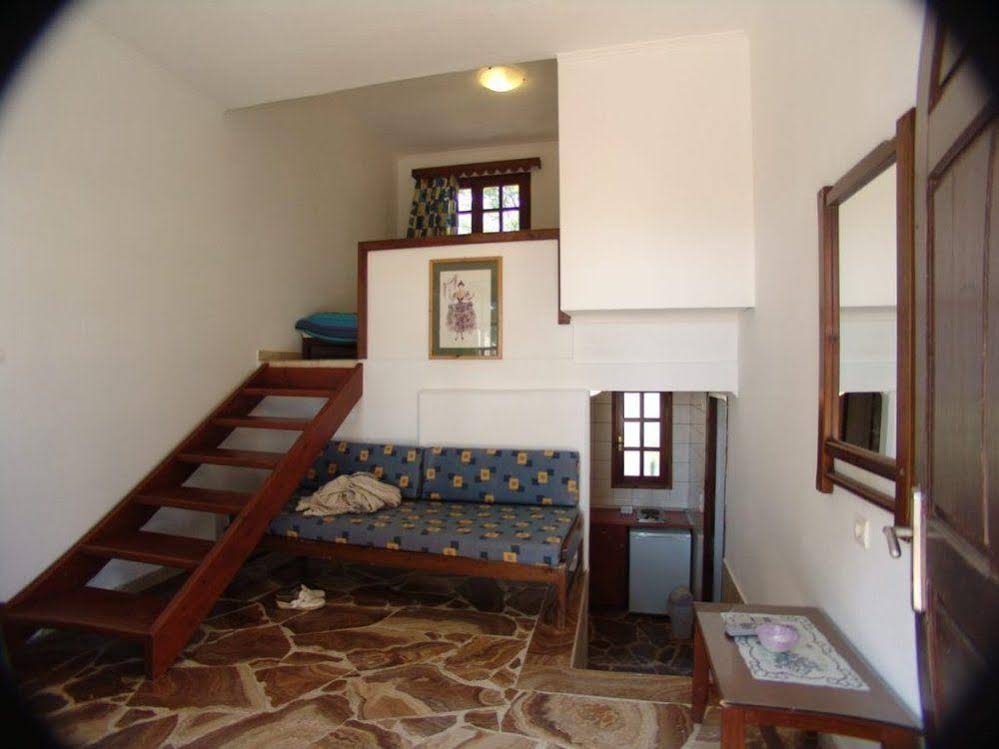 Anavaloussa apartments