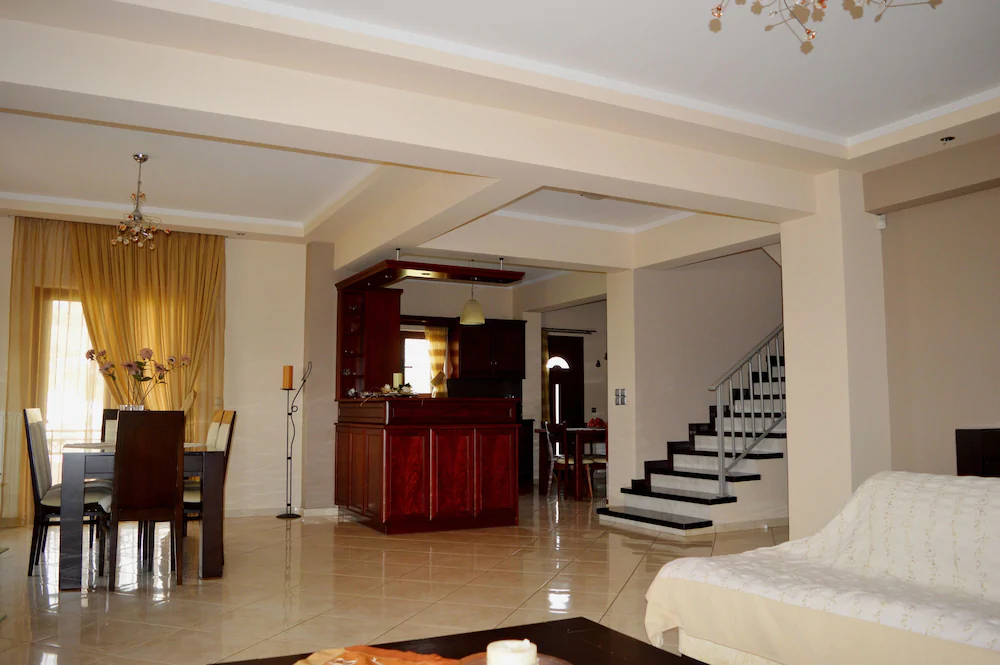 Armi Villa