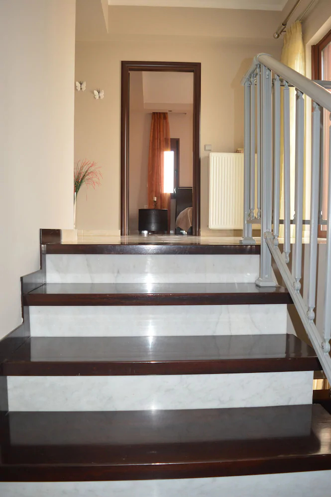 Armi Villa