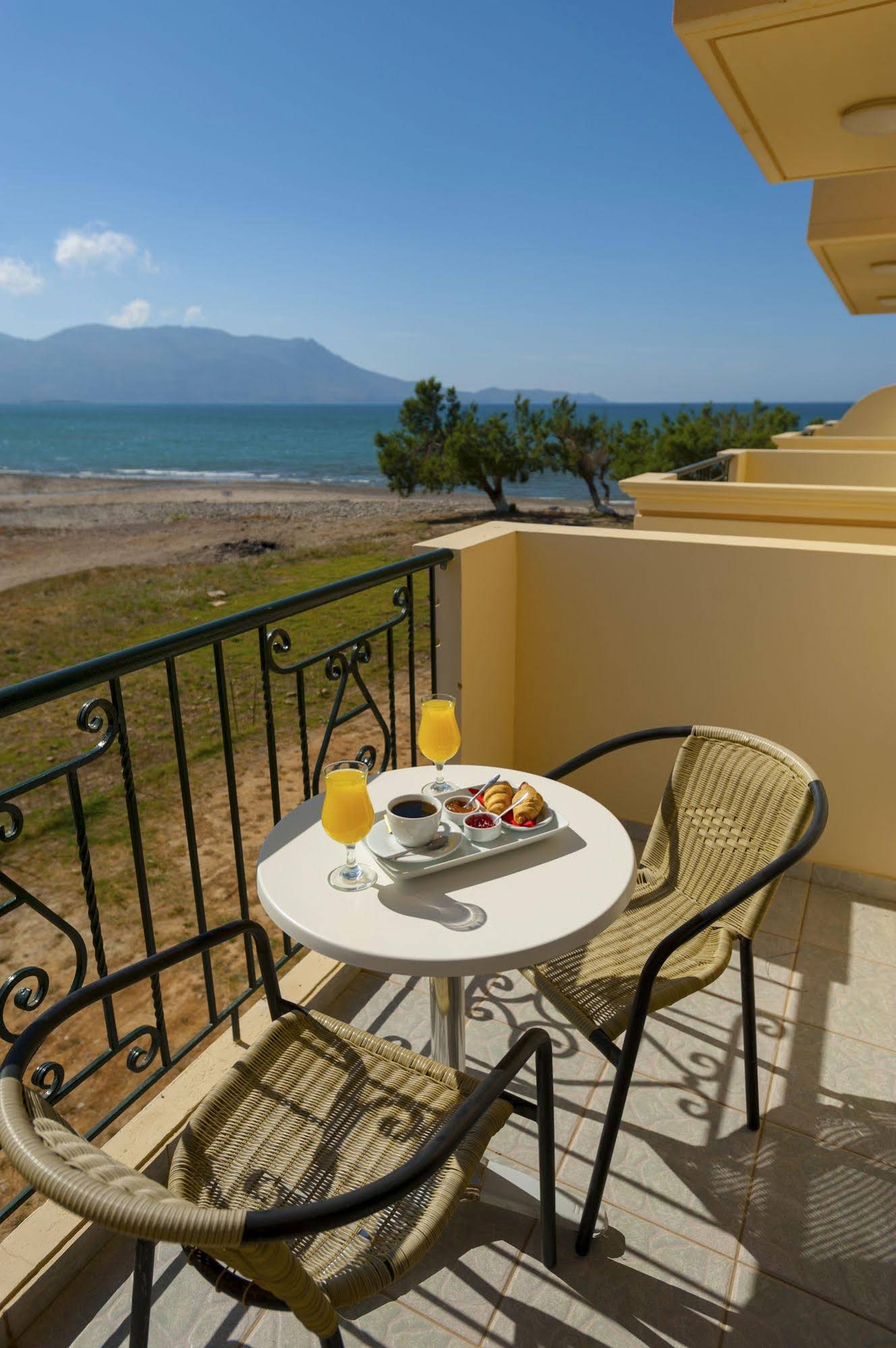 Mesogios Beach Hotel