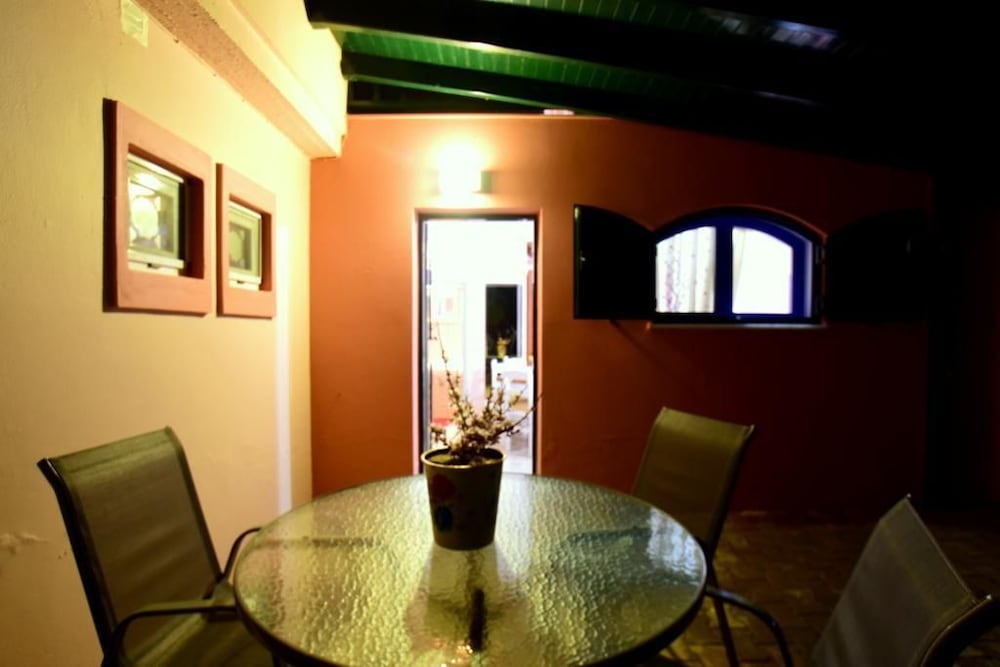 Valenti Holiday House