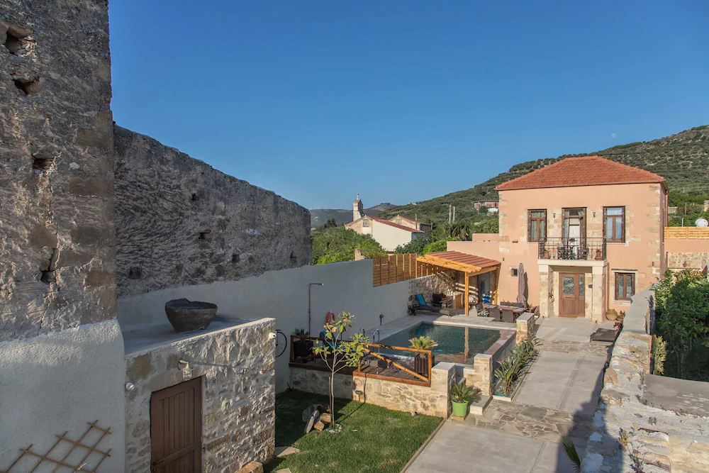Villa Theta