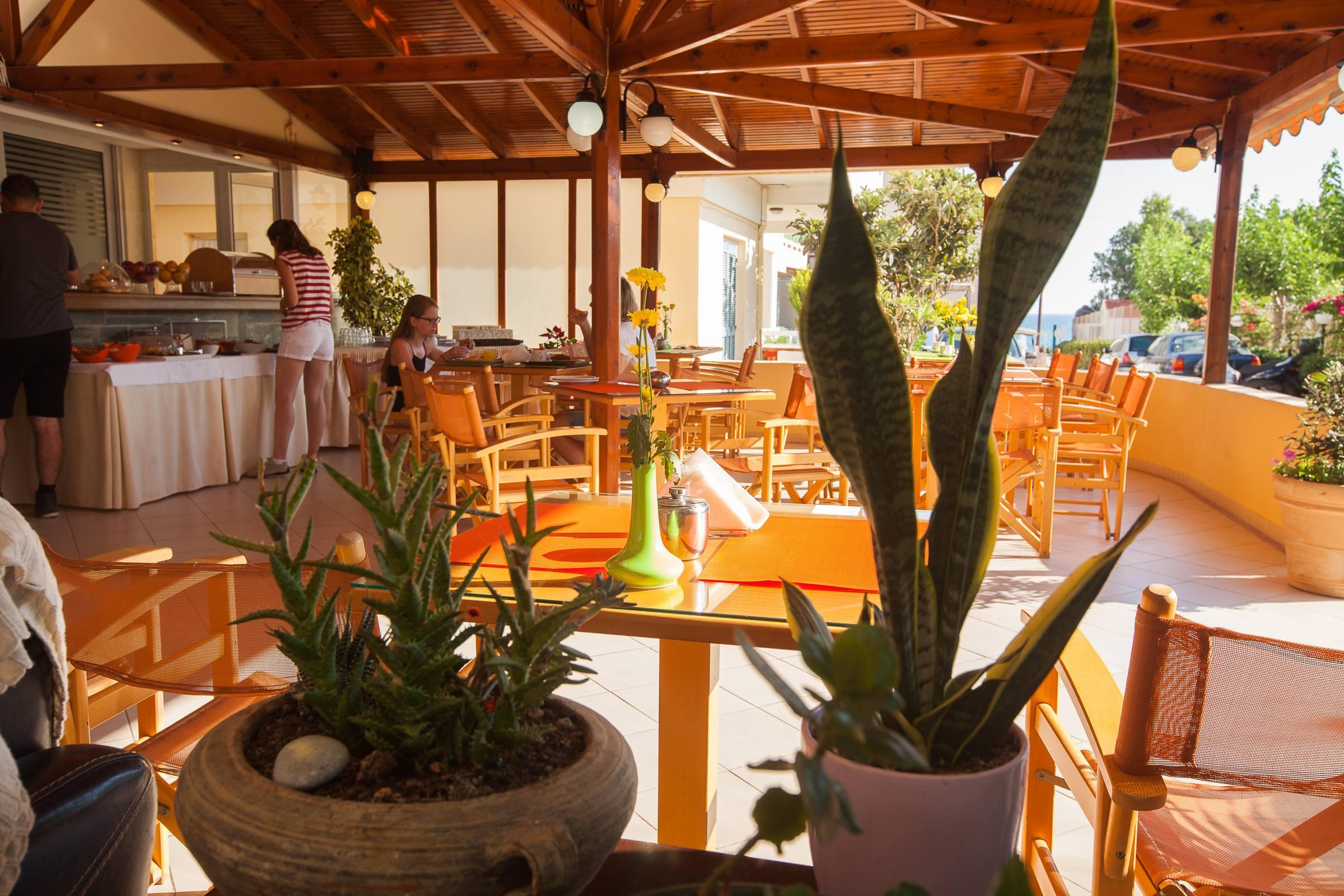 Dimitra Hotel & Apartments