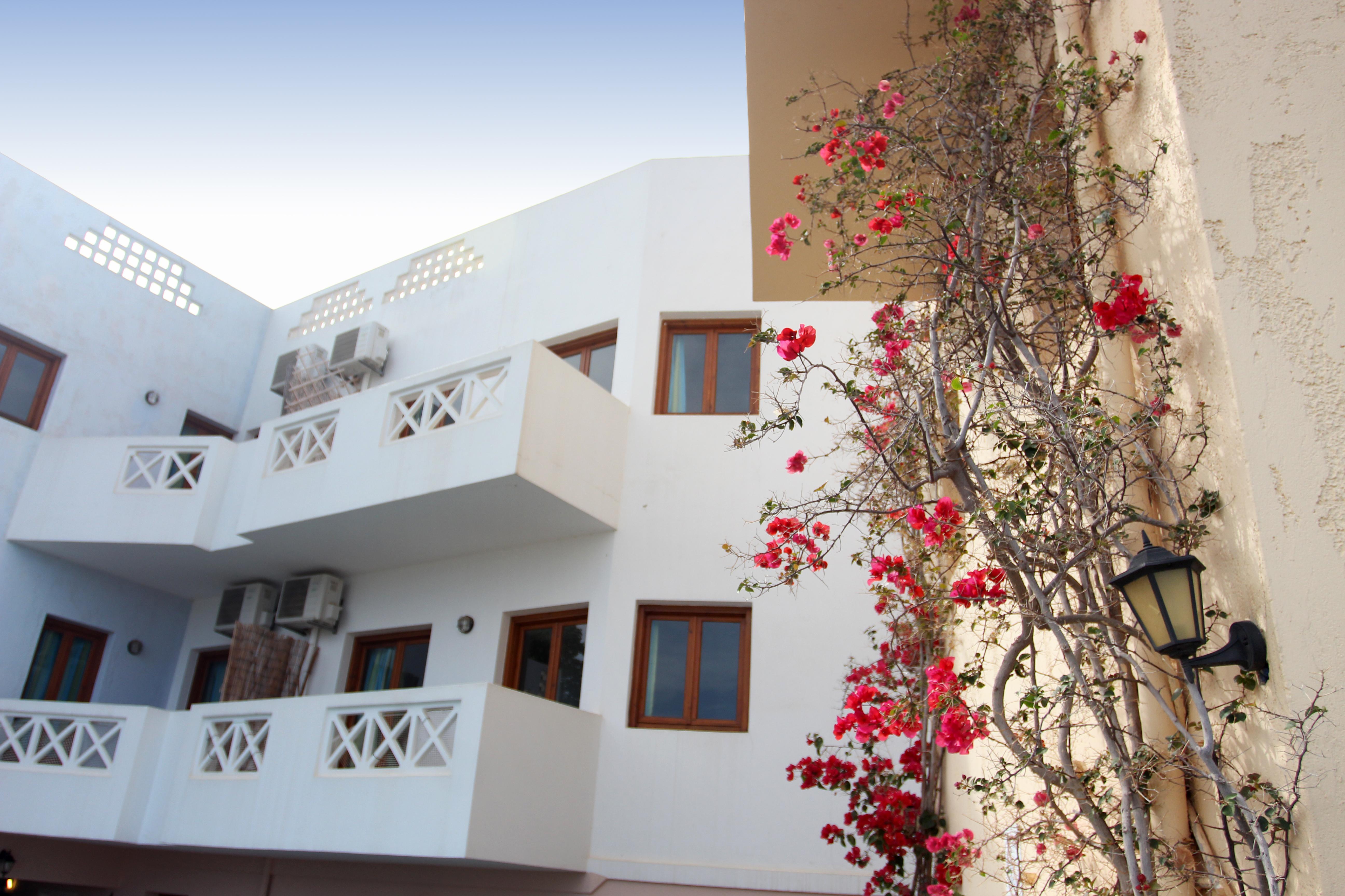 Romantica Hotel Apartments