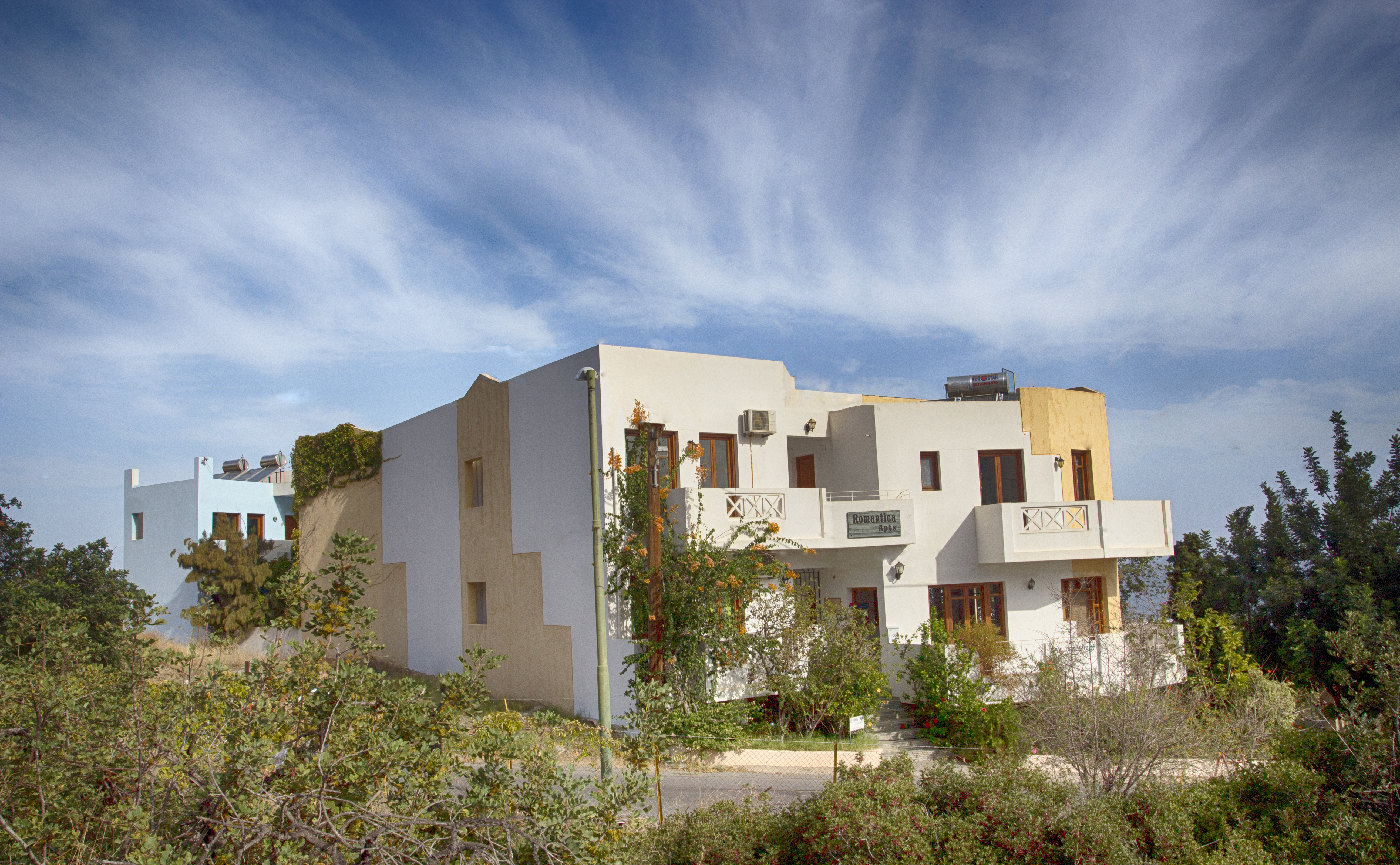 Romantica Hotel Apartments