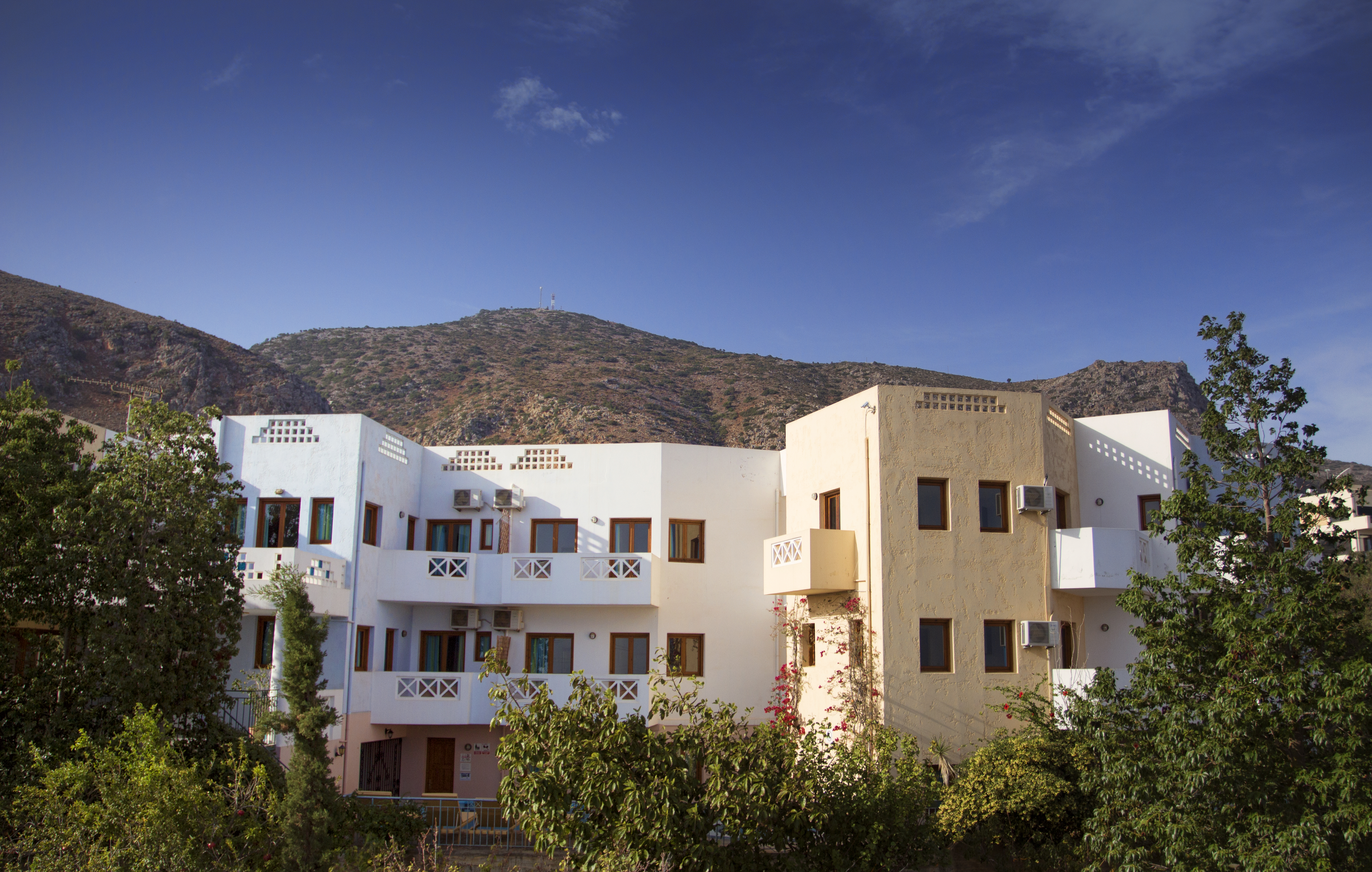 Romantica Hotel Apartments