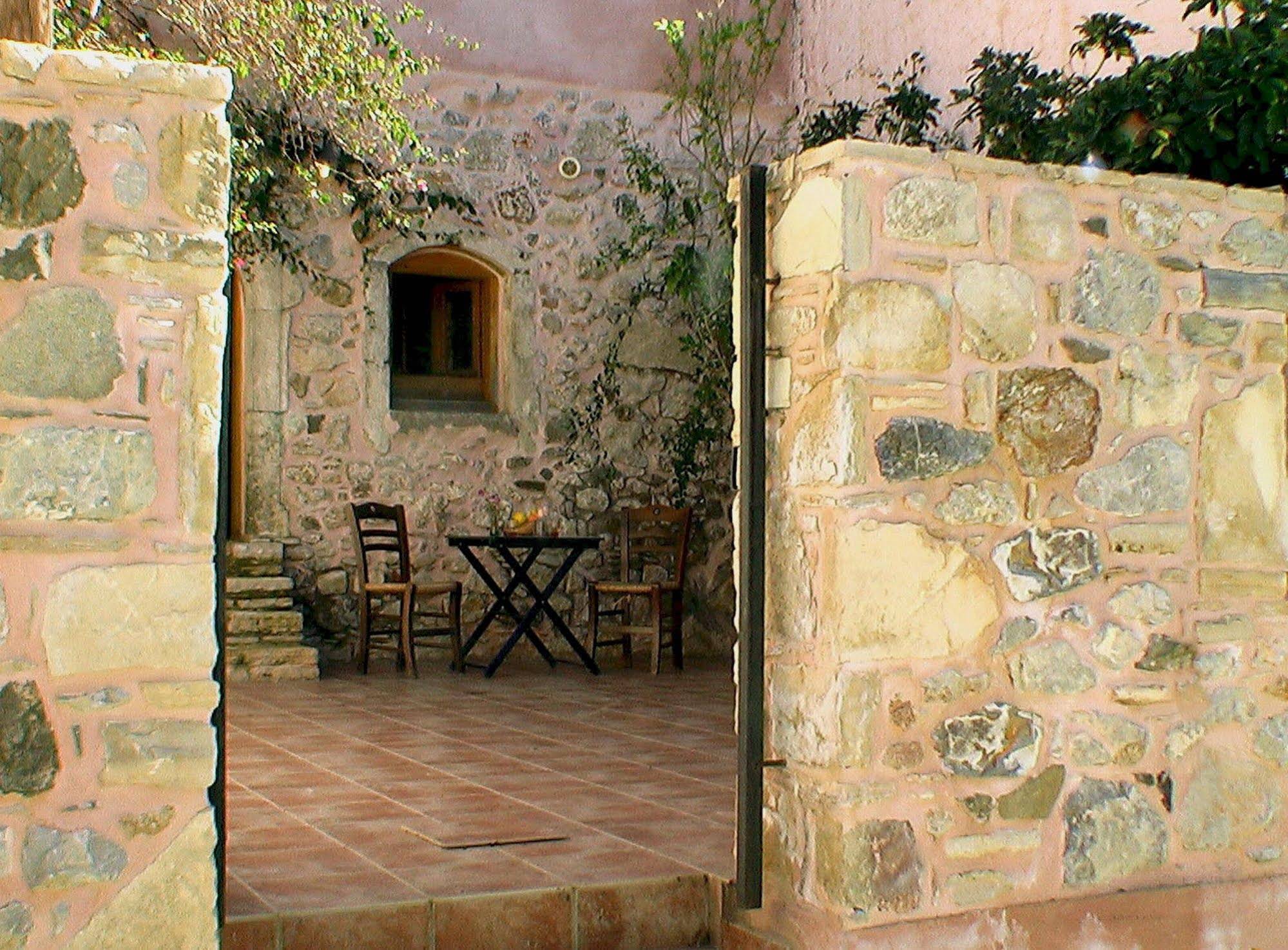 Ksa Sou Guesthouses