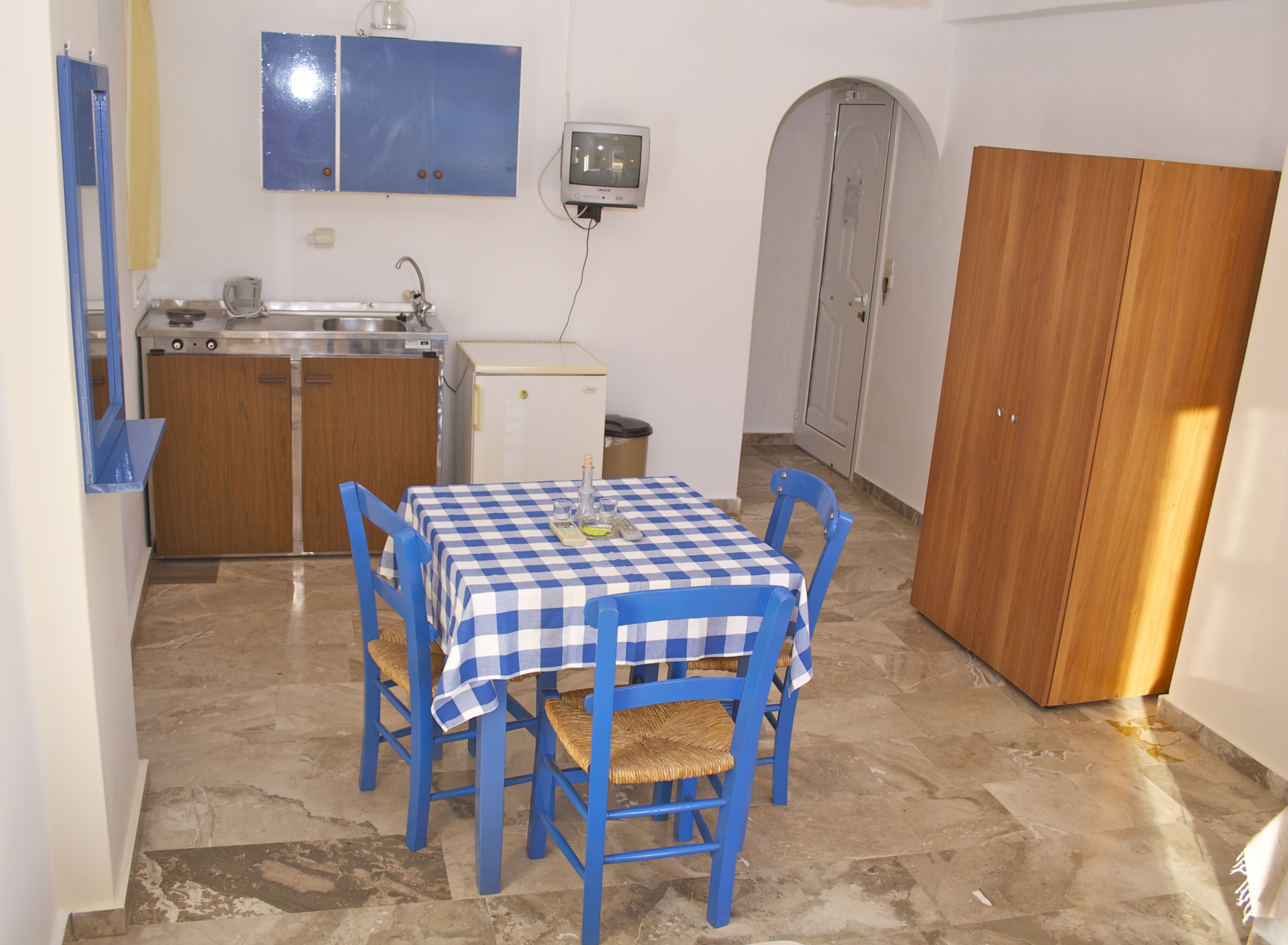 Helios Studios & Apartments