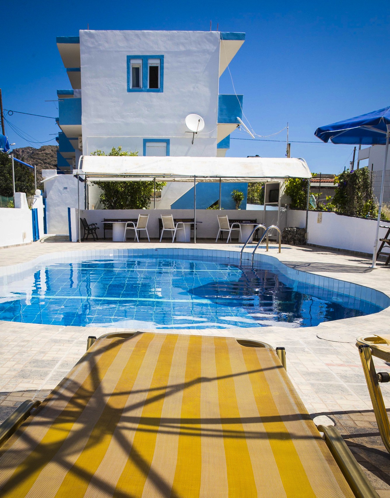 Helios Studios & Apartments
