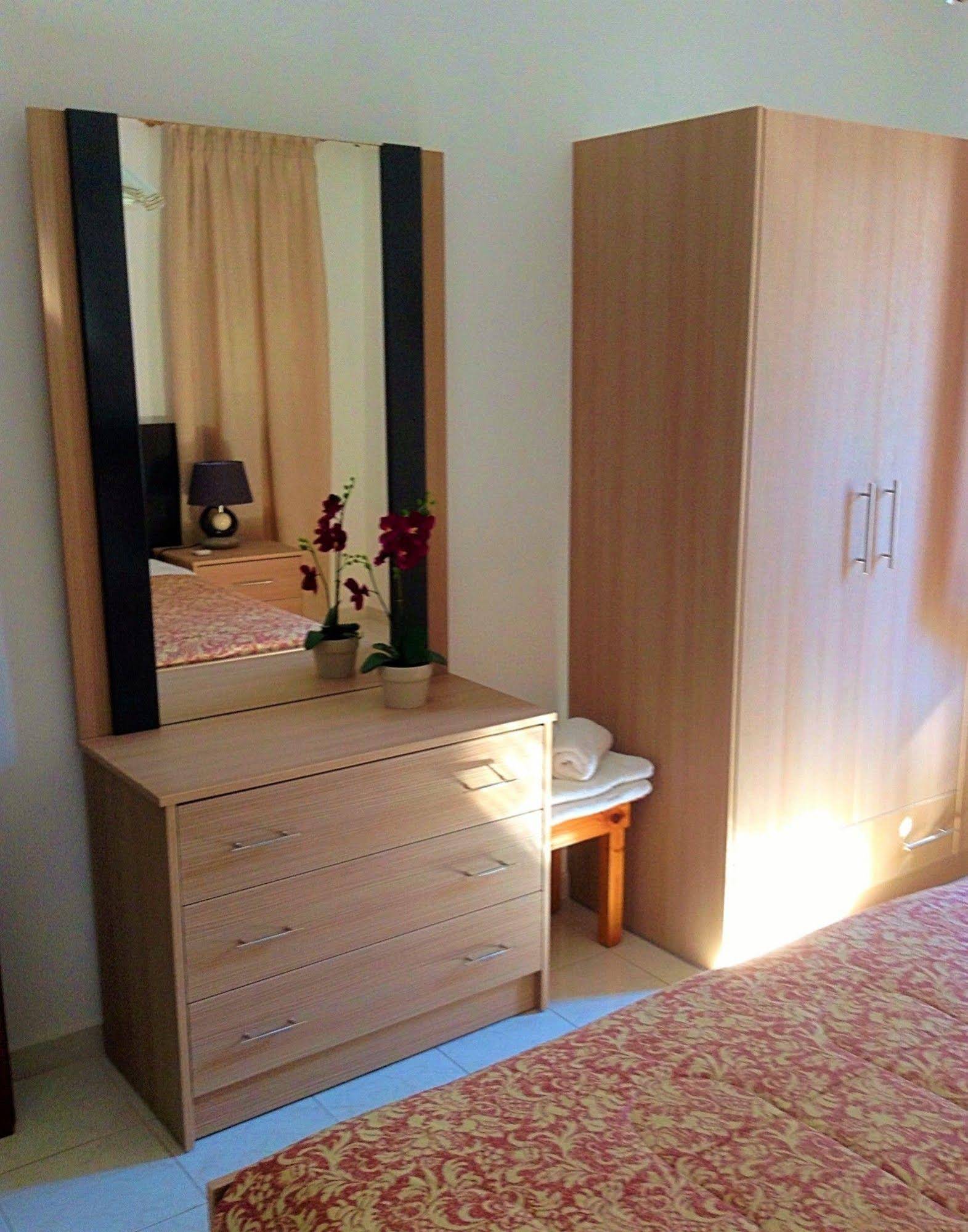 Palmira Apartments