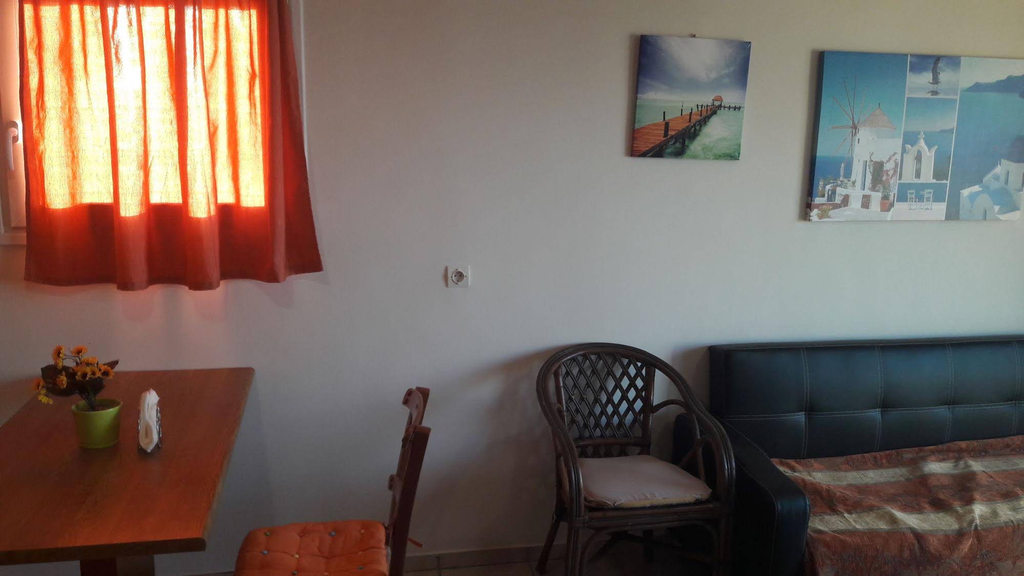 Orange Fodele