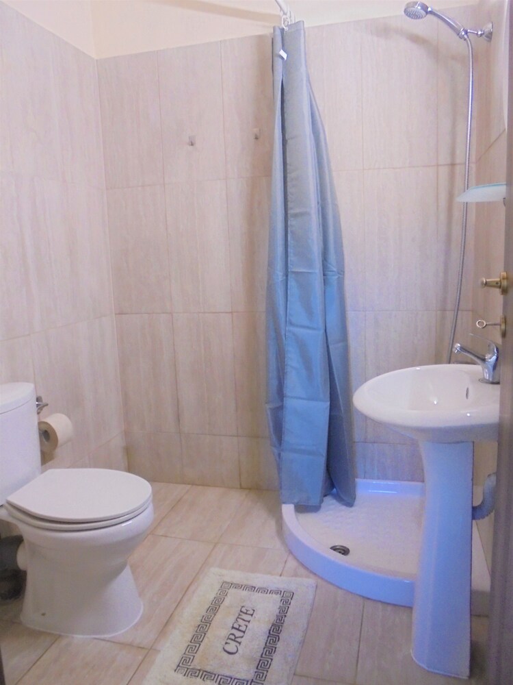 Yannis Residences