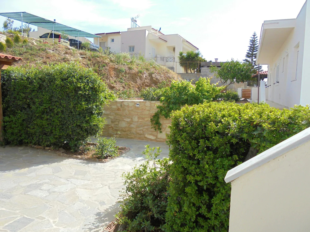 Yannis Residences