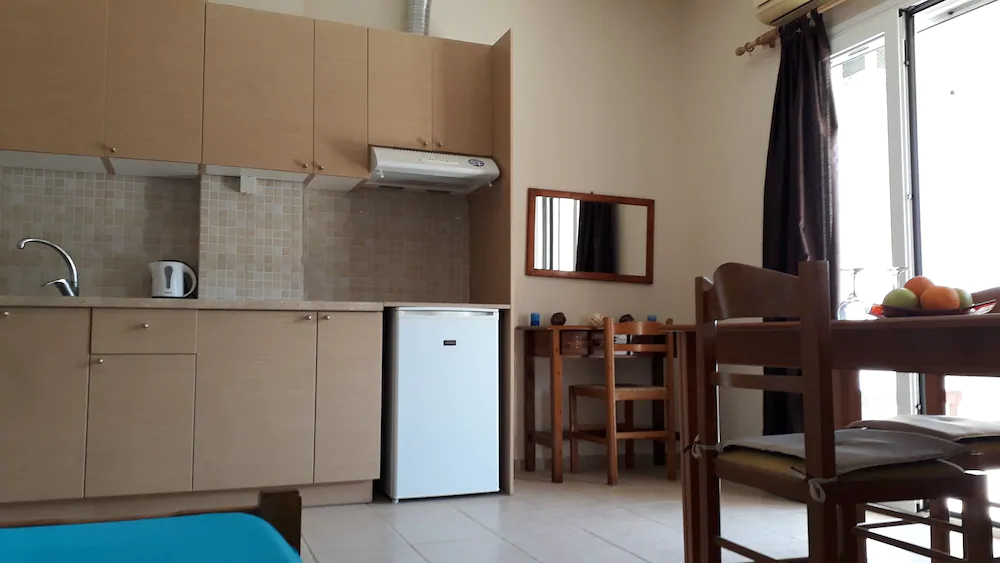 Yannis Residences