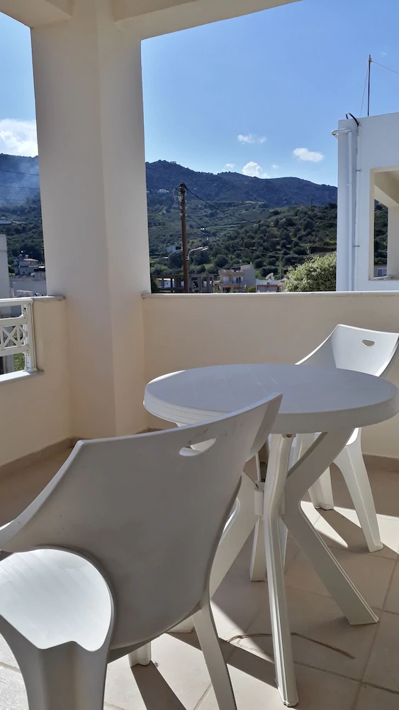 Yannis Residences