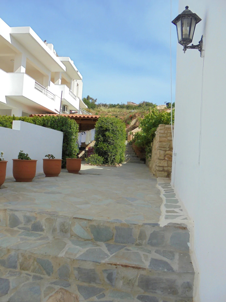Yannis Residences