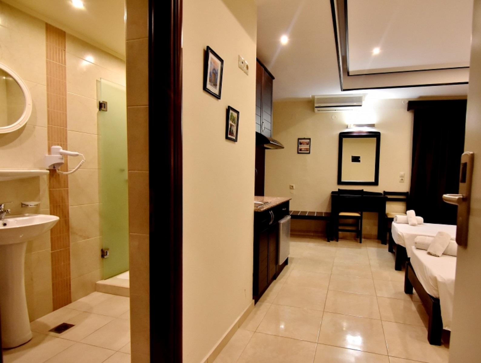 24 Seven Boutique Hotel