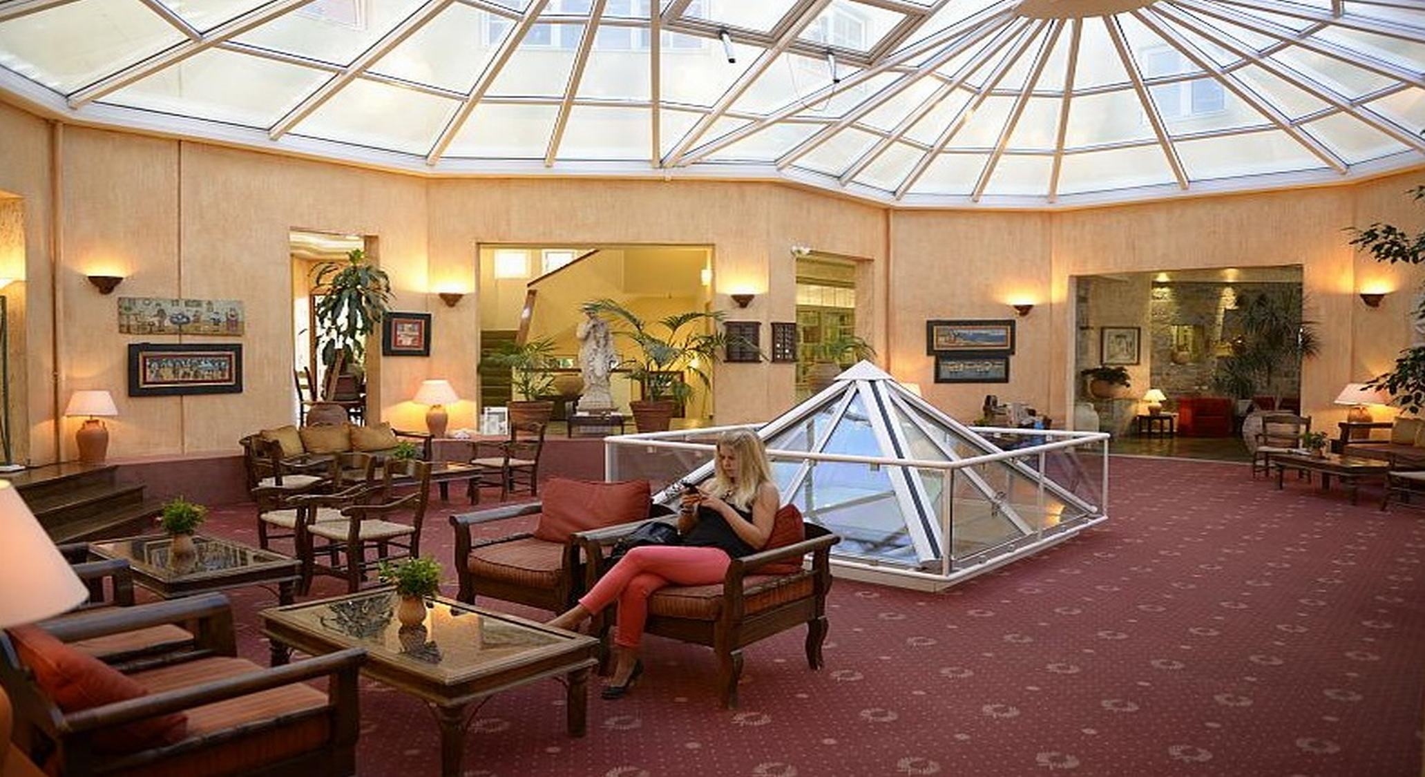 Alexander Beach Hotel & Village Resort