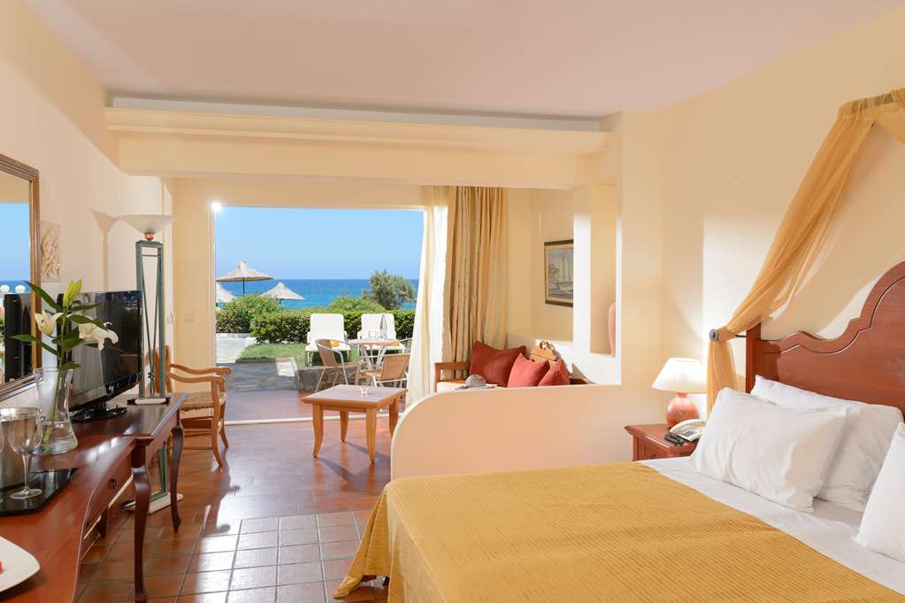 Alexander Beach Hotel & Village Resort