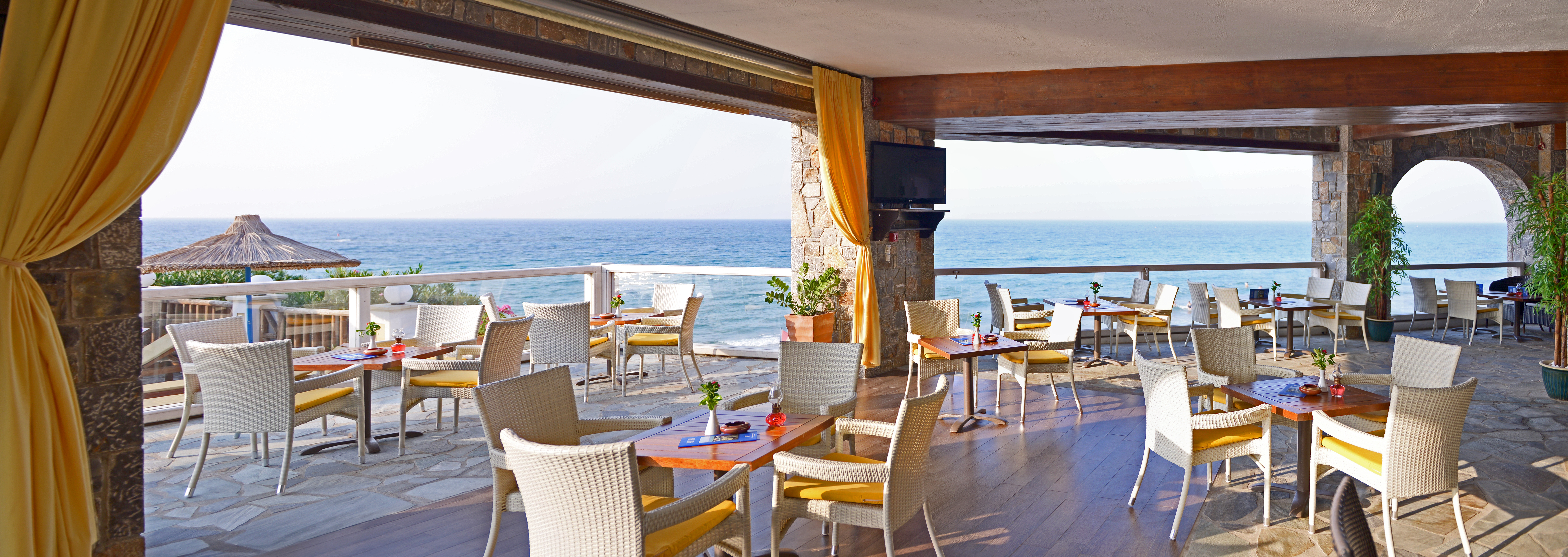 Alexander Beach Hotel & Village Resort