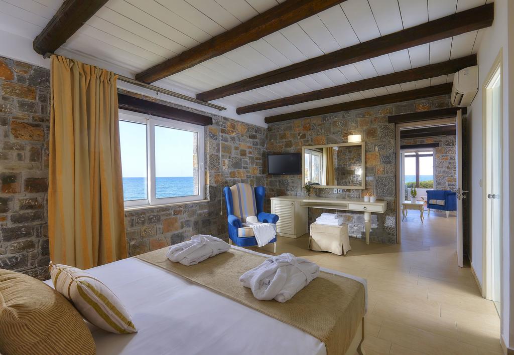 Alexander Beach Hotel & Village Resort