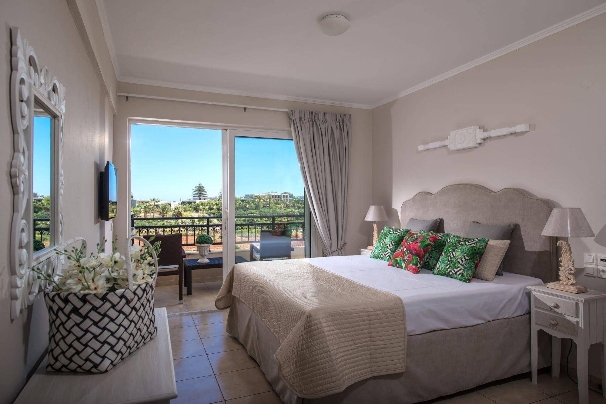 Ammos Apartments & Suites