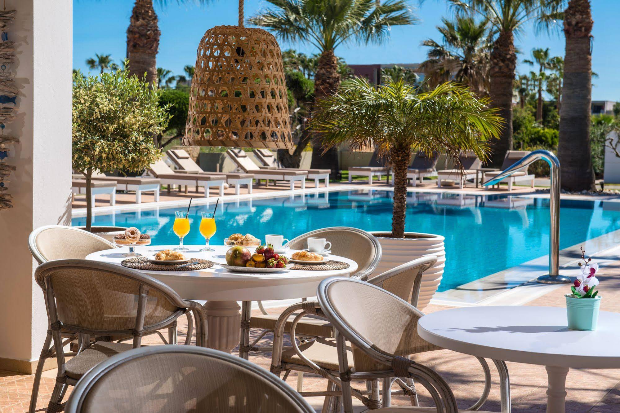 Ammos Apartments & Suites