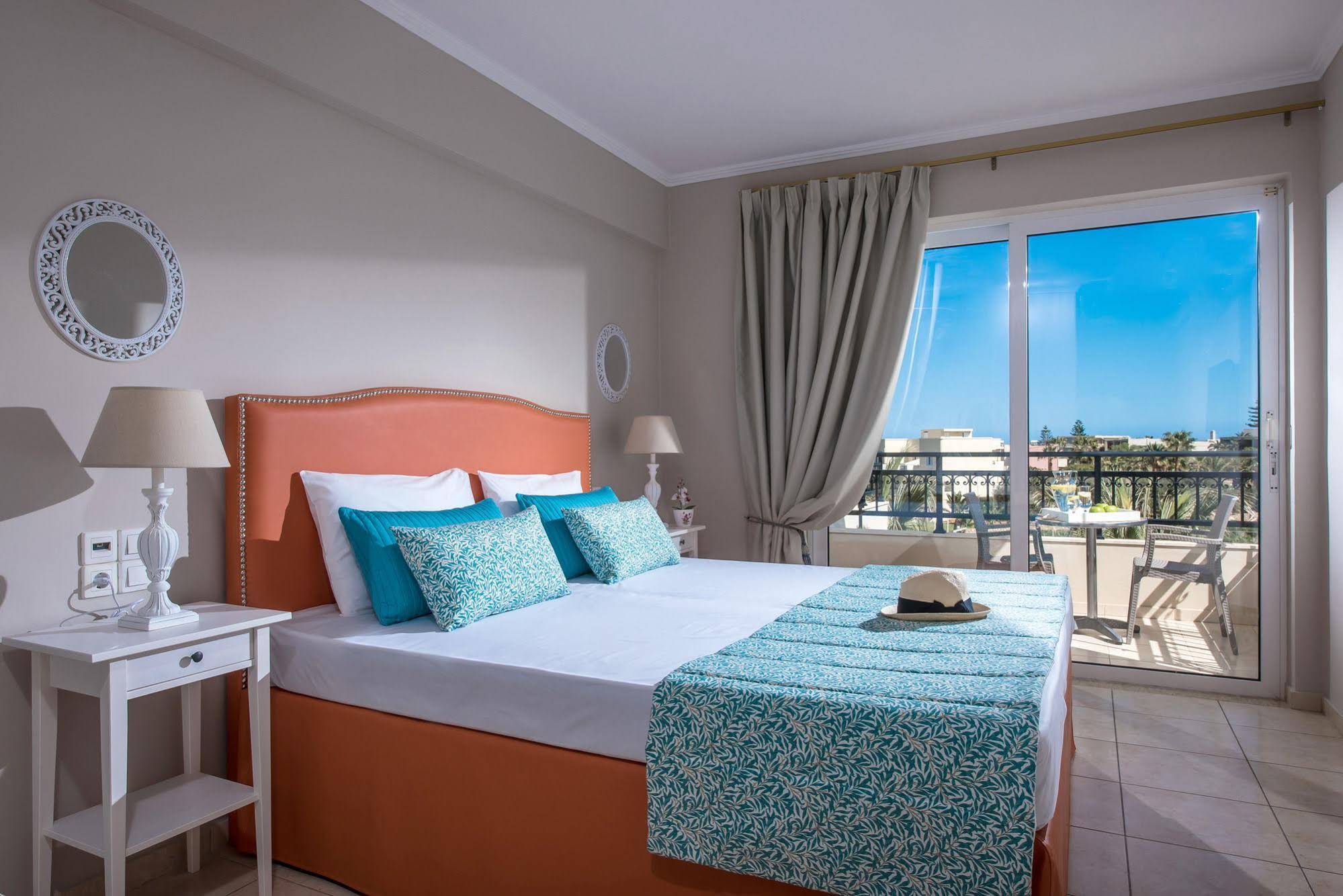 Ammos Apartments & Suites