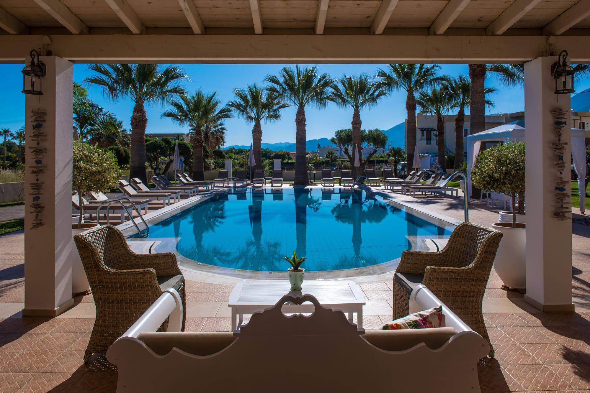 Ammos Apartments & Suites