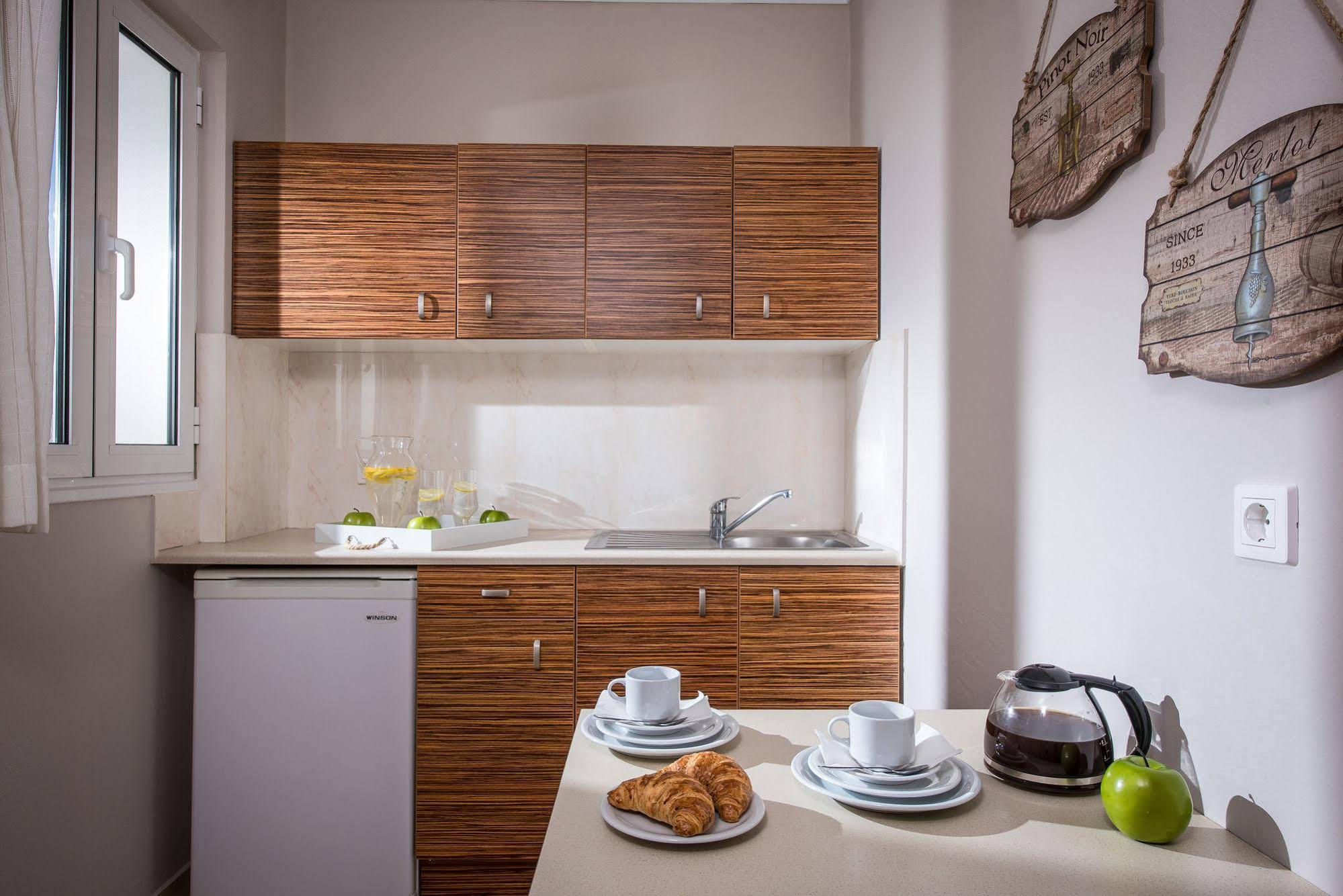 Ammos Apartments & Suites