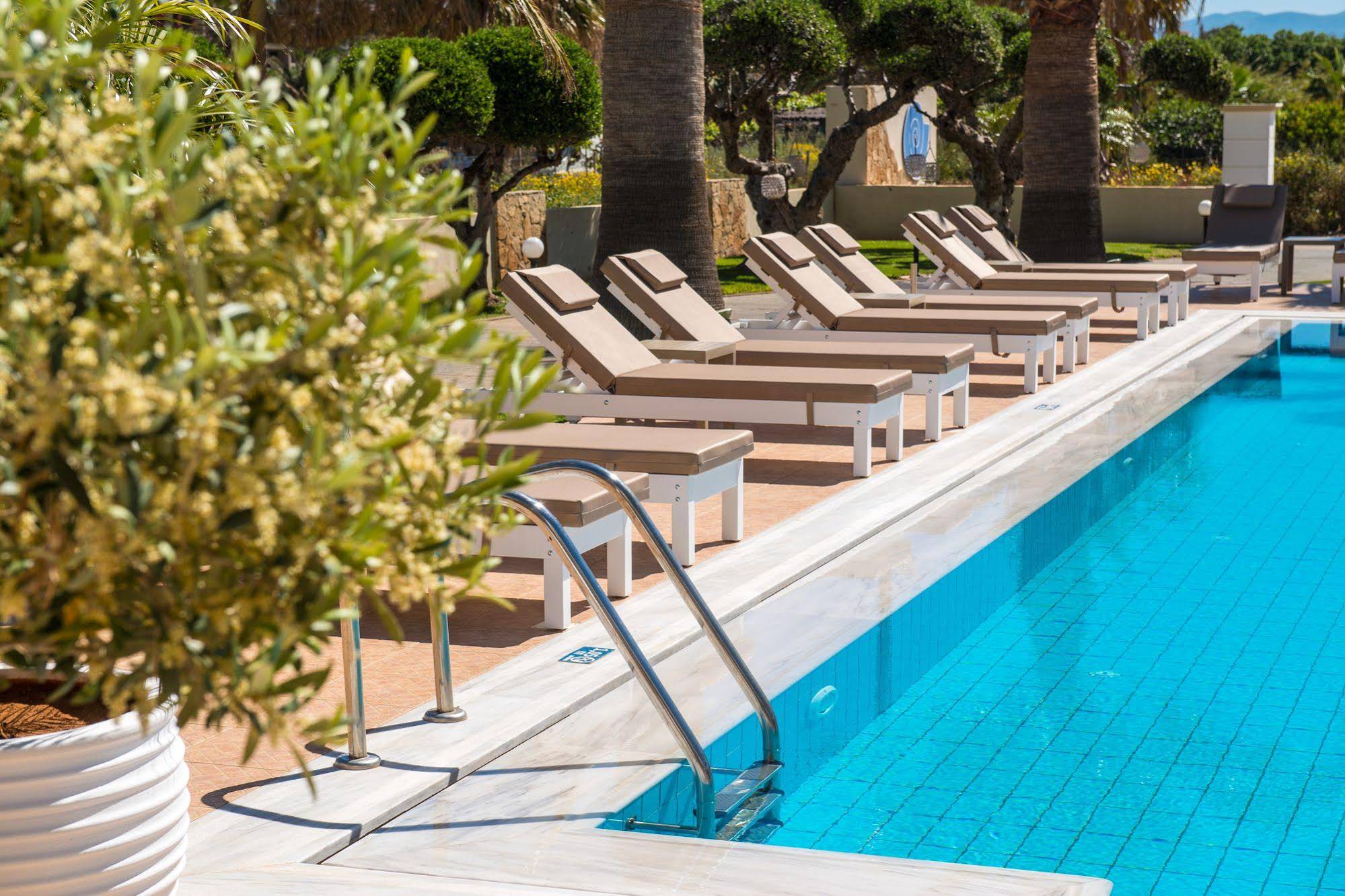 Ammos Apartments & Suites