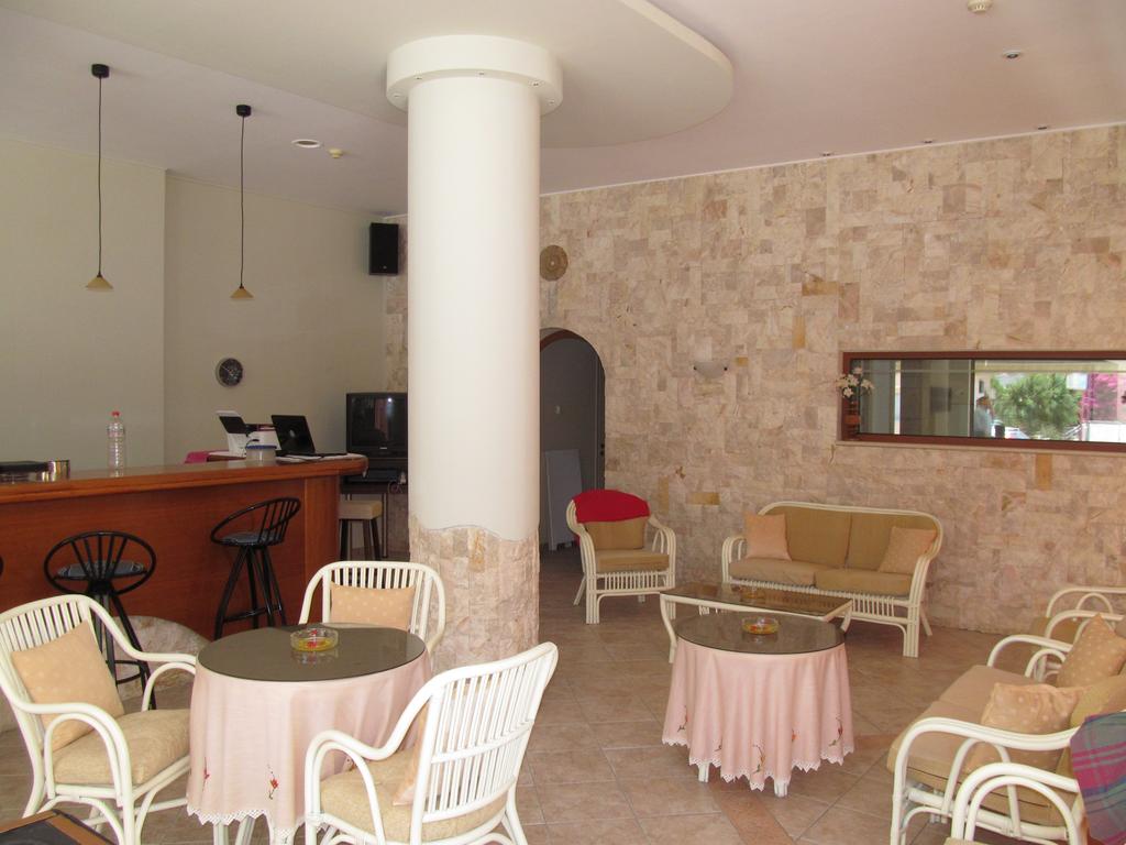 Arkadi Apartments