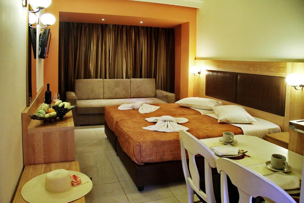 Bella Elena Apartments