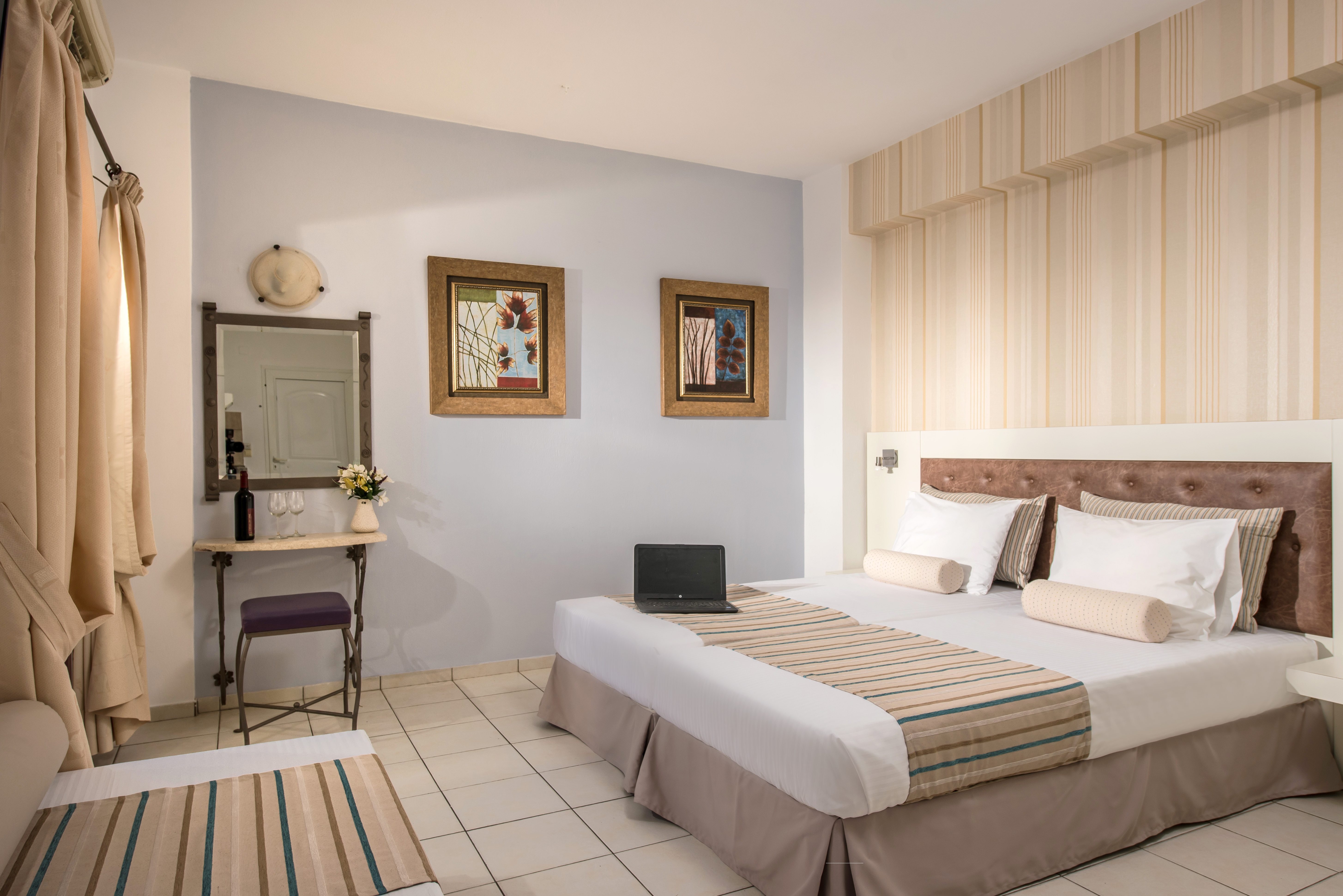 Bella Elena Apartments