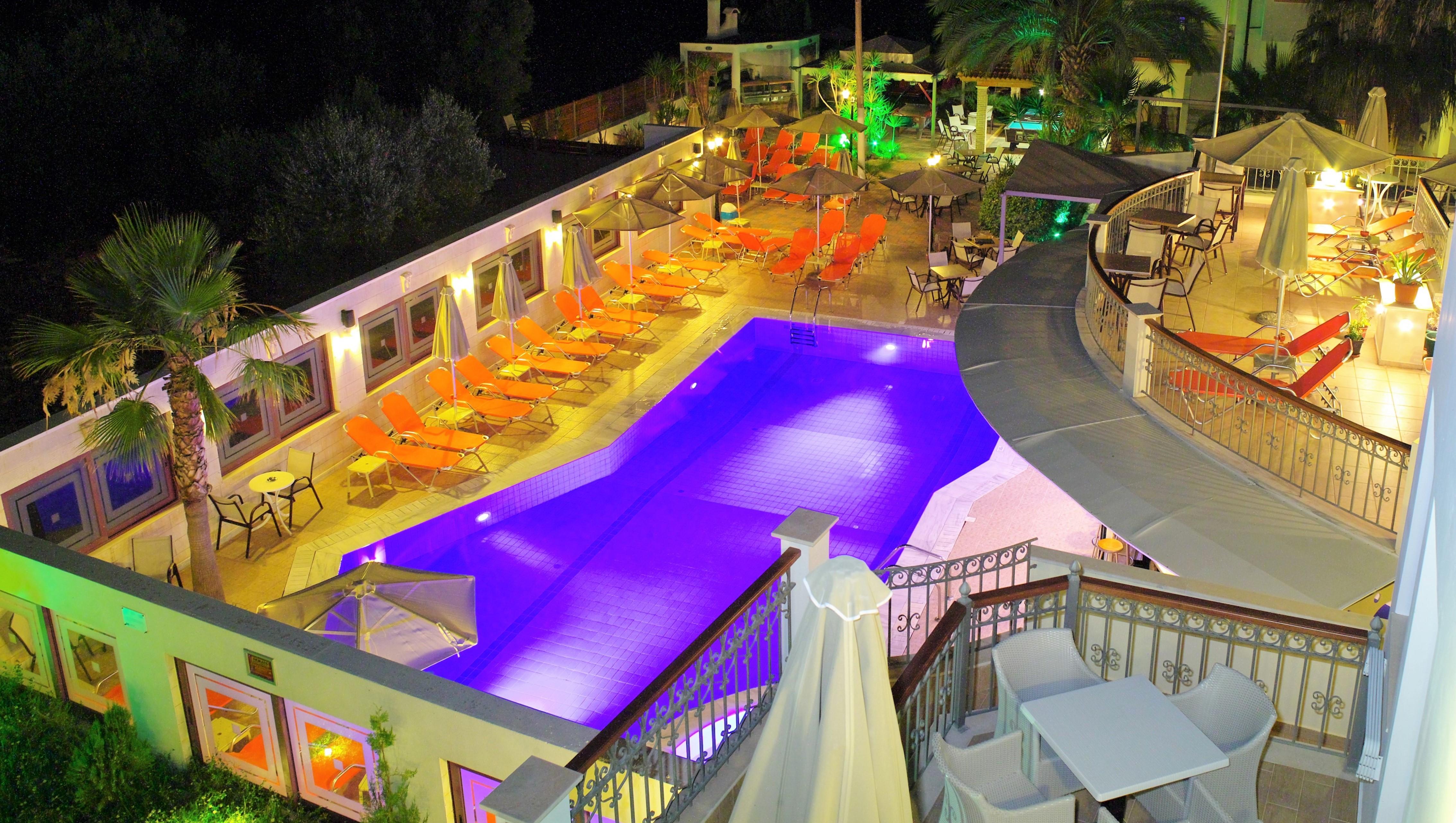 Bella Elena Apartments