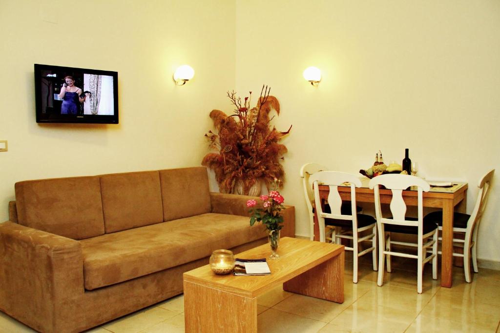 Bella Elena Apartments